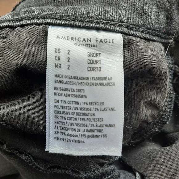 American Eagle Outfitters Ripped Black Jeans Size 2 Short - Picture 3 of 4